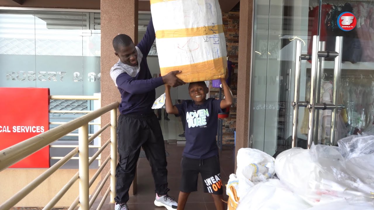 'Santa' Zionfelix Finally 'Cries' As Yaw Dabo Overspends As He Takes Him On A Shopping Spree: ‘Santa’ Zionfelix In Tears As Yaw Dabo Pulls A Smart One On Him During His Shopping Spree – Watch Video