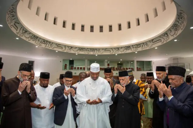 Ga Manste Worships With Muslims in Britian, Prays For Peaceful Elections